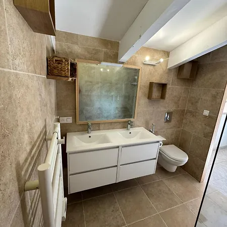 Du Col Saint Georges Värdshus *