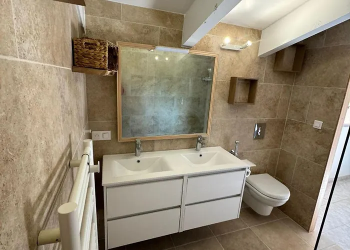 Du Col Saint Georges Värdshus *